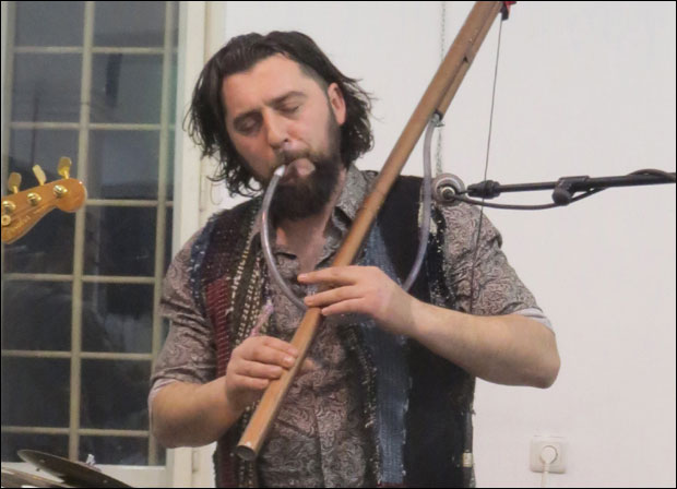 Душанови Звуци света