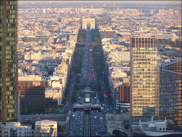 ЗАПИСИ ИЗ ПАРИЗА: Пословни дани