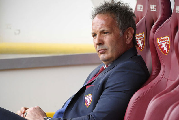 Михајловић подсећа Белотија одакле је дошао, смирује га и истиче: Може да иде... За 100 милиона евра