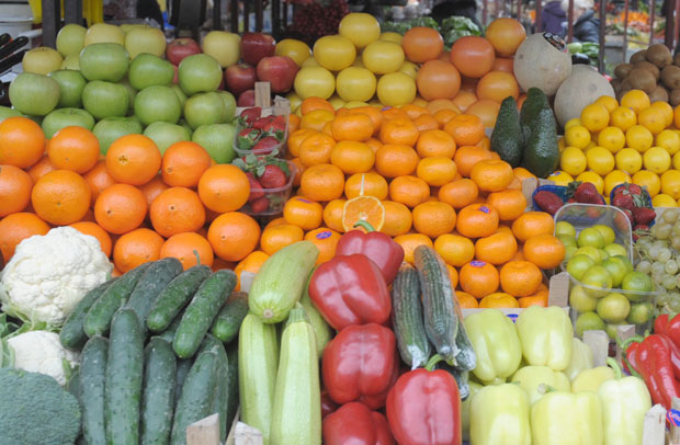 Свеже месо, воће и поврће из супермаркета за најсиромашније