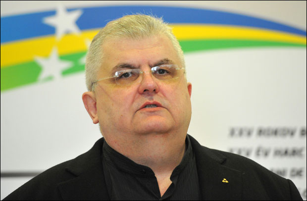 Чанак: Није касно за лустрацију