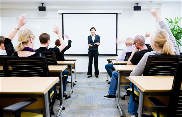 Отац тужио ћерку за 24.000 евра јер - није дипломирала на време
