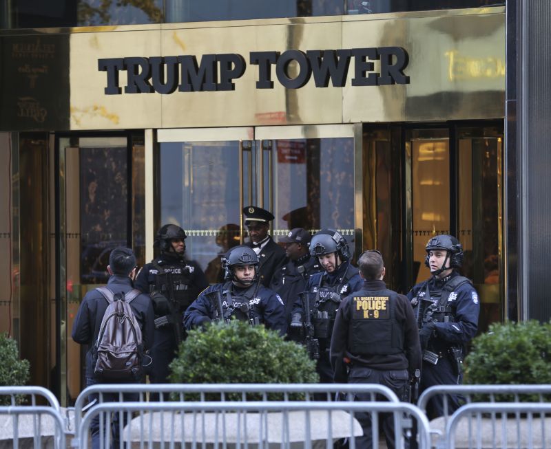 Украден лаптоп са плановима Трамп торња?
