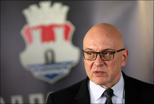 ШПИЈУНКА: Вино као мотив