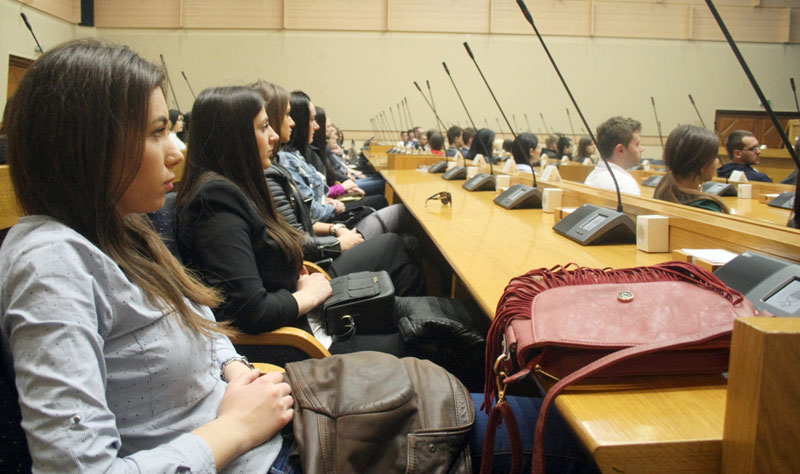 Српски за све студенте - да би научили да пишу и говоре