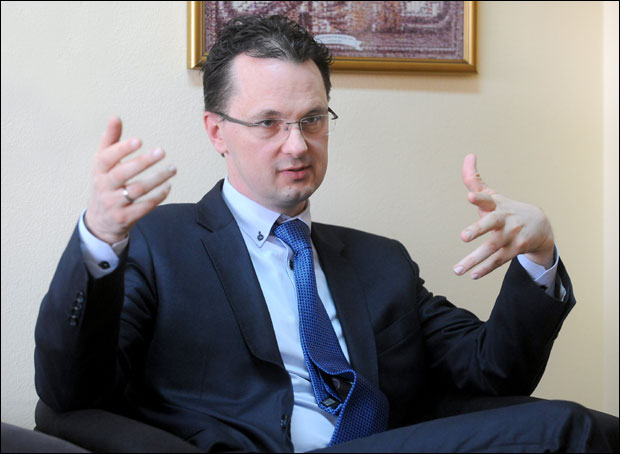 Вербић саветује светске владе