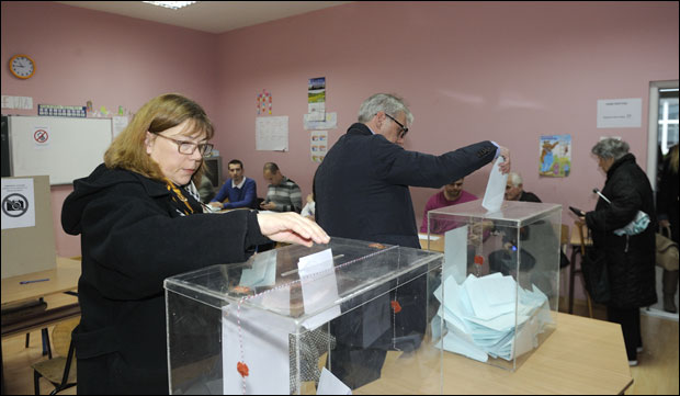 Гласање и код Жике