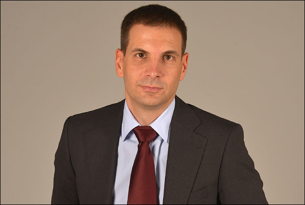 ШПИЈУНКА: Милош Јовановић скајпом до гласа