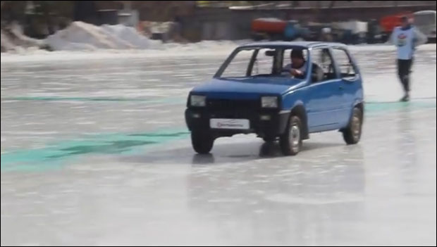 АУТО КАРЛИНГ: Руси измислили нови спорт (ВИДЕО)