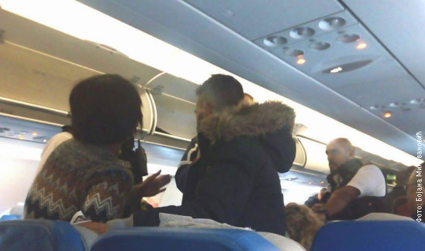 Британци угрозили авион Ер Србије!