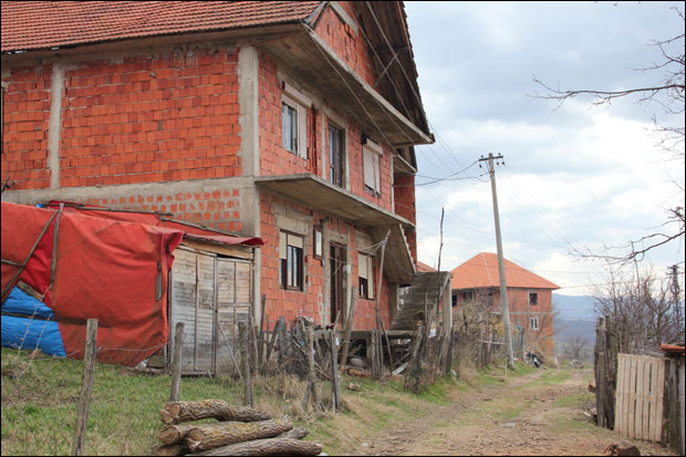 Не желимо да знамо где ће бити очев гроб