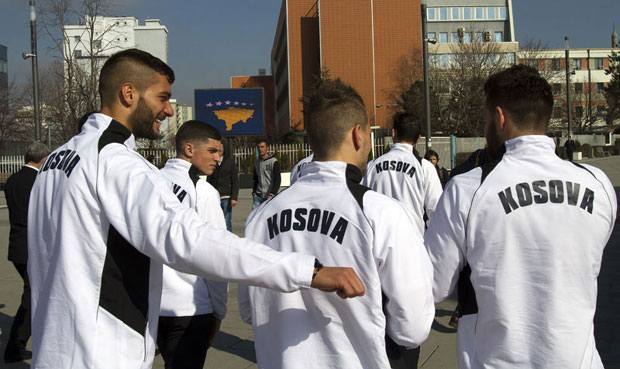 ФИФА ЗА ЊИХ ИМА ПОСЕБНА ПРАВИЛА: Национални тим Косова може све, довели тројицу играча из других репрезентација