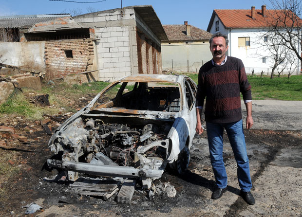 Комшији подметао пожар, па себе запалио