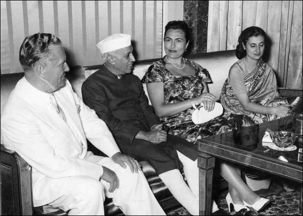 Нехру добио Пају Јовановића