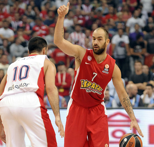 Јовић дефинитивно не игра, Спанулис и Лоџески у протоколу