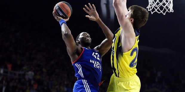 ЕВРОЛИГА: Ефес у топ 8, пирова победа Жалгириса i Бросеа, ПАО сигуран у Виторији