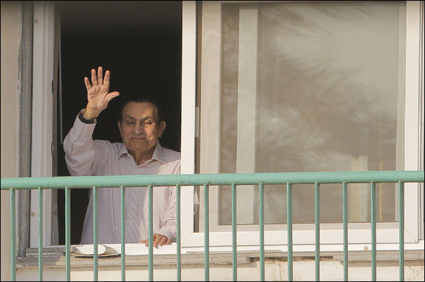Бивши председник Египта Хосни Мубарак напустио болницу као слободан човек