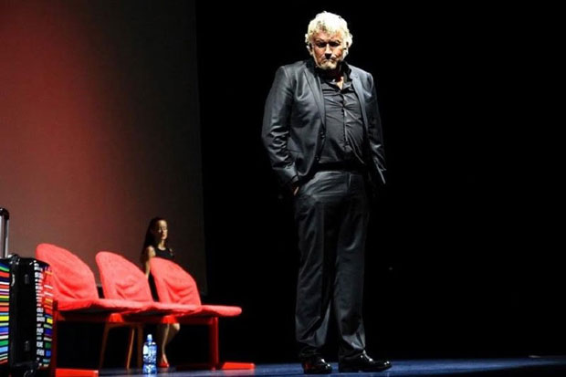 Маца чека 50000. гледаоца