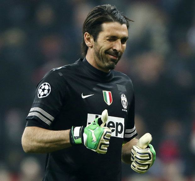 БУФОН 1.000 ПУТА: Легендарни голман ушао у анале светског фудбала