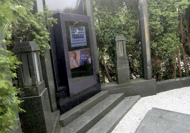 Марибор: Дигитални надгробни споменици, 3.000 евра по комаду