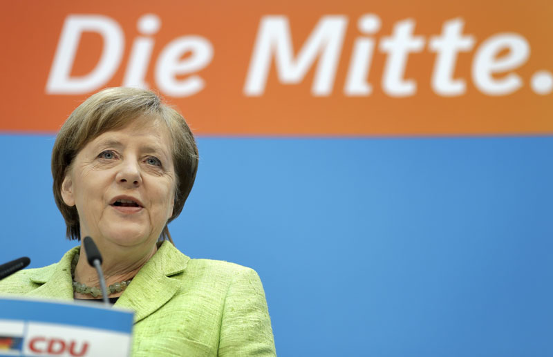 Успех миљенице Ангеле Меркел и дављење Шулца