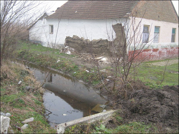 СЕРИЈА КРАЂА У СЕЛИМА: Односе и цреп с кућа