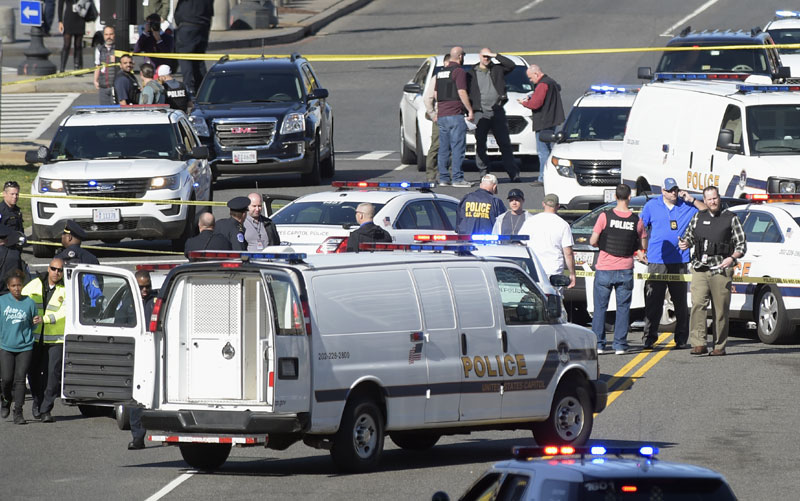 Пуцњава на Капитол хилу, жена покушала да обори полицајце
