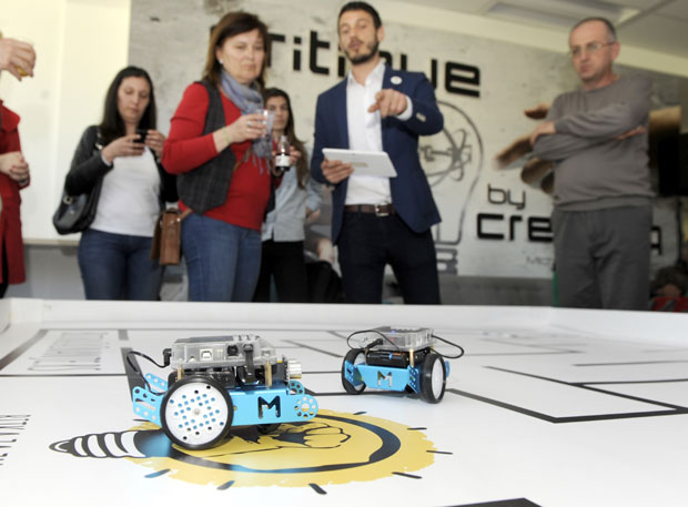 Роботи стижу у 344 школе