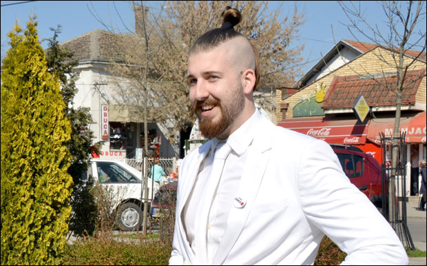 Перформансом Белог завршена кампања Луке Максимовића