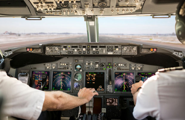 Копилоту позлило, стјуардеса помогла при слетању 