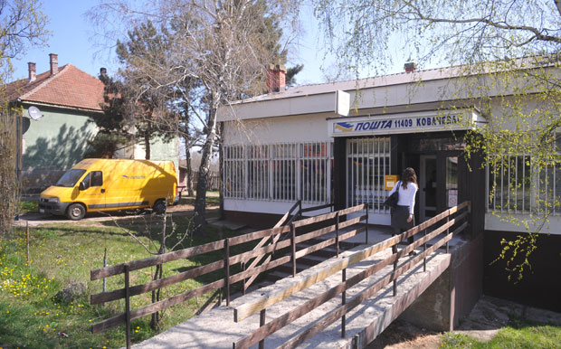 Оробљено пет пошта близу Младеновца!