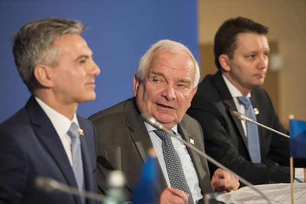 Џозеф Дол: Подршка Вучићу