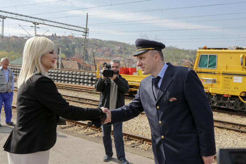 Почела обнова 223 километра пруга