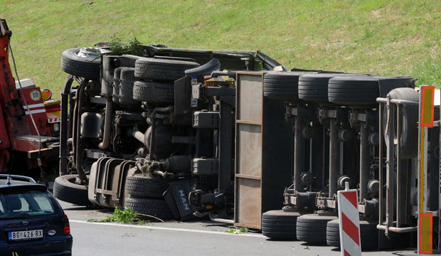 Преврнула се цистерна са гасом у близини Нове Вароши, повређен возач
