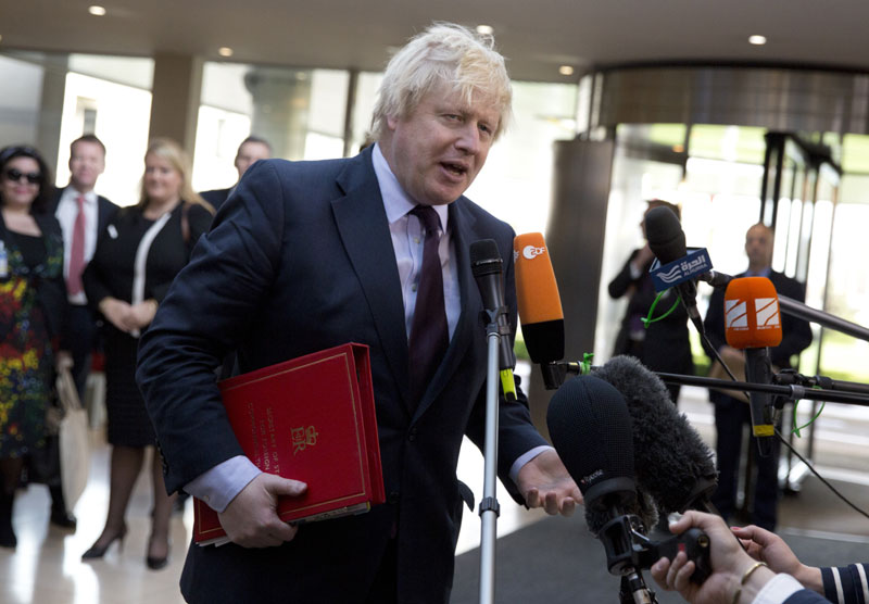 Џонсон позива Меј да искористи пораз у парламенту за добијање бољег споразума од ЕУ