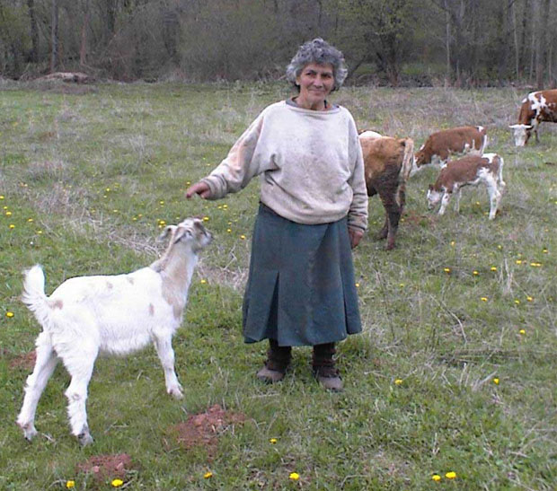 Старица сама у селу