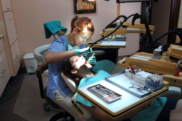 Не сређују зубе због старе столице