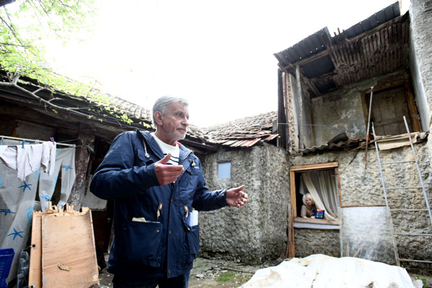 Жена зазидана у својој соби!
