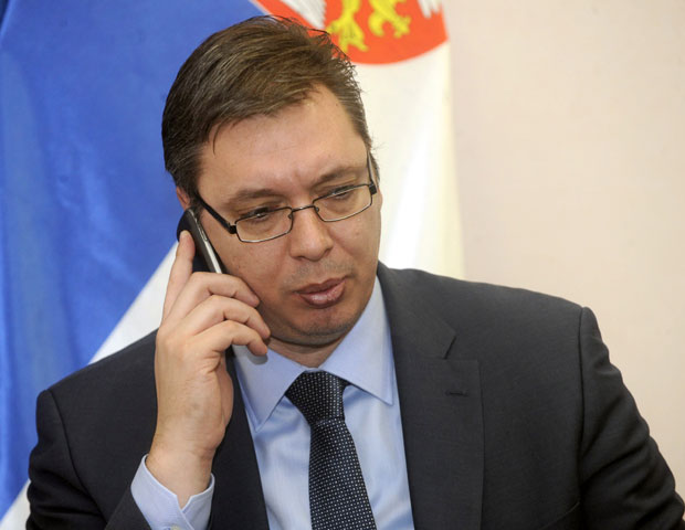 Вучић телефоном разговарао са Ивановим и Пахором