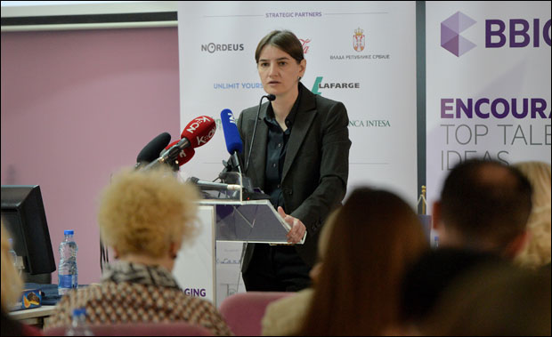 Брнабић: Почињемо да повлачимо 80 милиона евра од ЕУ у 2017.