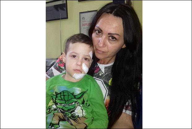 МАЛИШАН У ШОКУ ПОСЛЕ НАПАДА ПСА: Ране зарастају, али дечак пати