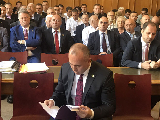 СУД ОДЛОЖИО КОНАЧНУ ОДЛУКУ: Тужилац за изручење Харадинаја!