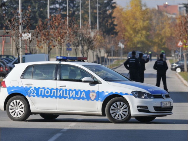 ТРАГЕДИЈА У ТЕСЛИЋУ: Мајка и ћерка пререзале вене 