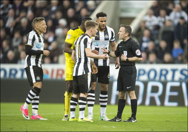 Превид у Њукаслу: Судија поништио пенал без разлога!