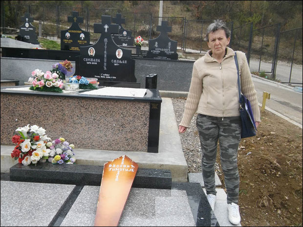 За комунисту без крста нема споменика