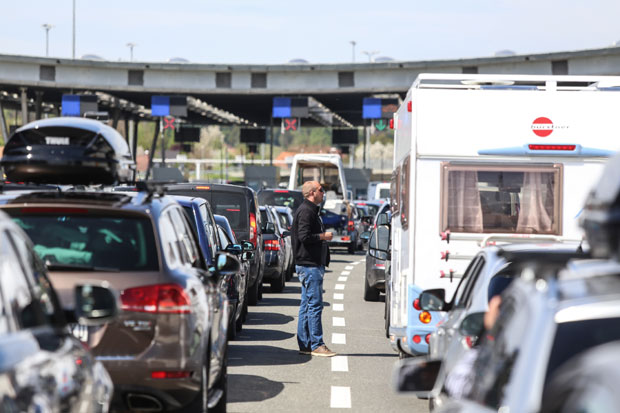 КОЛАПС НА ГРАНИЦАМА ШЕНГЕНА: Брисел суспендовао Уредбу о појачаној контроли