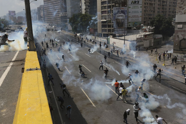 Каракас: Полиција употребила сузавац да растера демонстранте