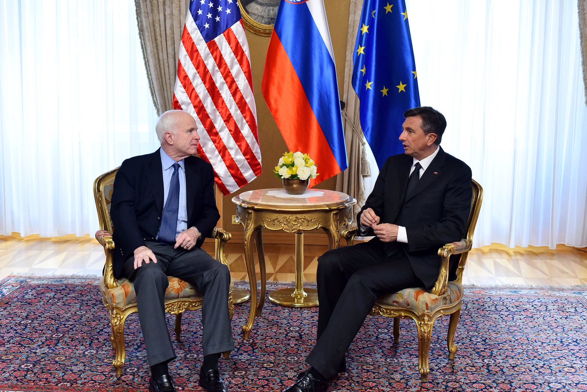 Мекејн у Словенији: Живимо у немирним временима