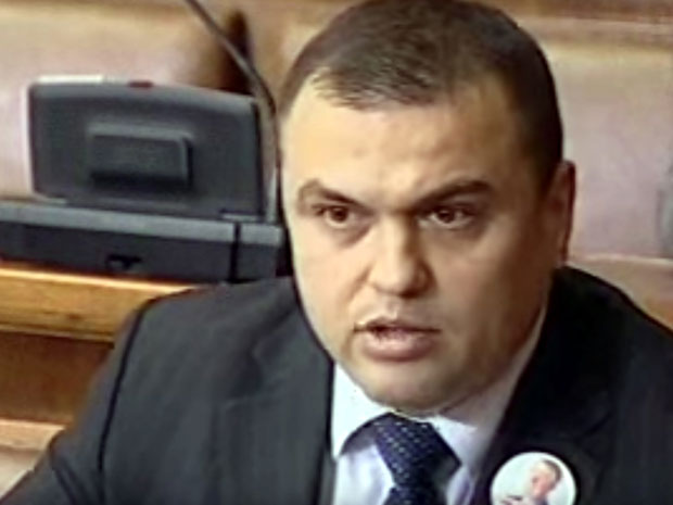 Издајник СРС вратио мандат