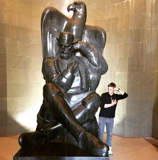 Немац који глуми партизана у посети Његошу